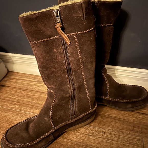 Timberland Smart Comfort System Boots suede boots with a side zipper,fur inside. - Picture 2 of 2